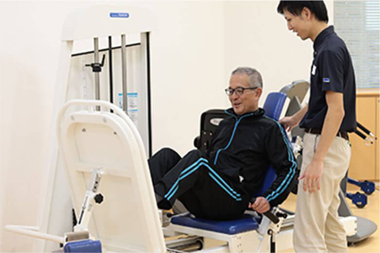 ホリゾンタルレッグプレスを使ったトレーニングの様子