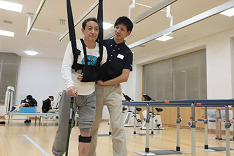 安全懸架装置を使ったリハビリの様子