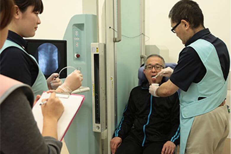 嚥下造影の様子