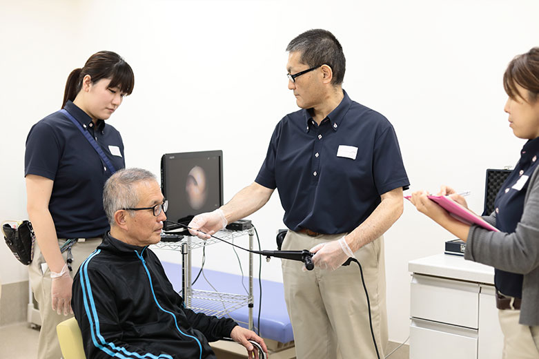 嚥下内視鏡の様子